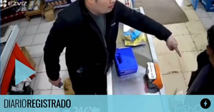 La reacción del dueño del súper chino cuando notó que un cliente se quería robar mercadería