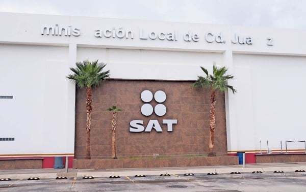 Protestarán mañana empleados del SAT