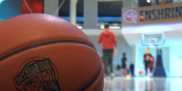 Indoor activities see brisk business due to rainy holiday