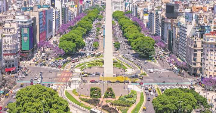 El Obelisco: ver Buenos Aires desde su emblema, punto de encuentro y brújula emocional