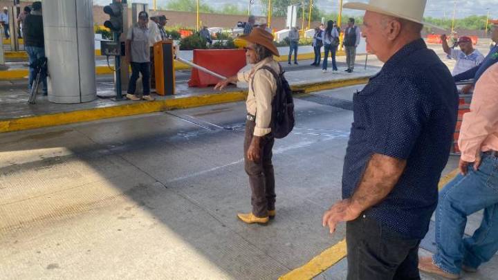 Concentran protesta agrícola en Sinaloa: bloquean transporte de carga