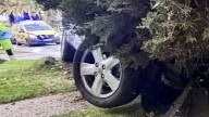 Tres heridos graves tras invadir un coche la acera en Las Rozas
