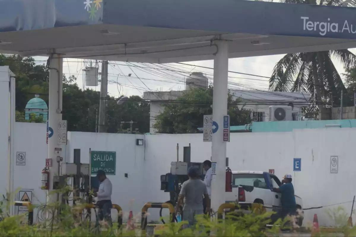 “Todas las noches sacan los tanques": Vecinos de la Región 233 exponen alto riesgo por presencia de gasera