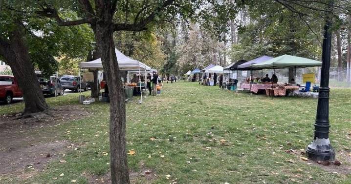 Spokane farmers market extends season through fall