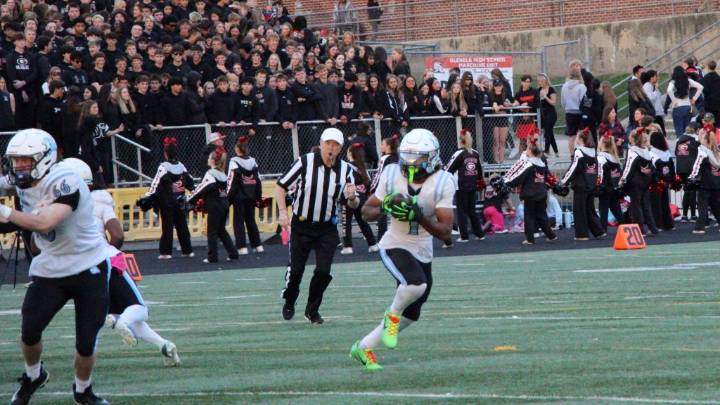 Howard football retains Elgard Trophy with 14