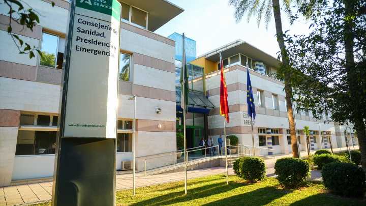 La Fiscalía investiga a la Junta de Andalucía por presuntas irregularidades en el cribado de cáncer de mama