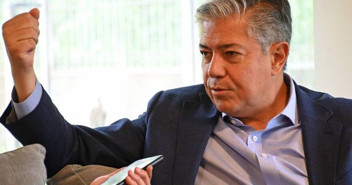 Rolando Figueroa envió otras dos leyes a los diputados: busca autorización para tomar US$300 millones