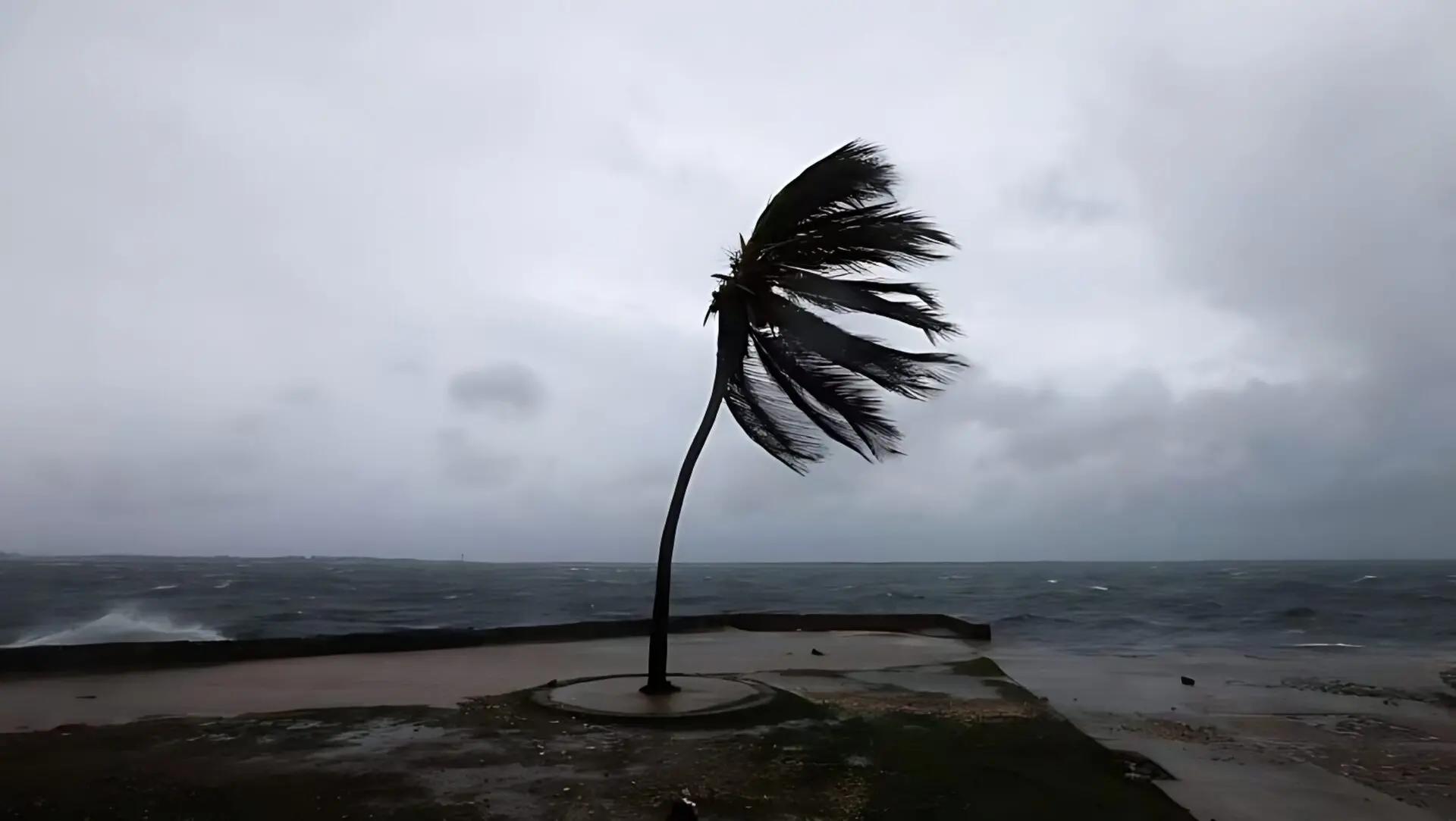 Melissa baja a categoría 2 tras su paso devastador por Cuba y Jamaica