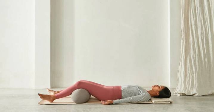 Qué es el Yoga Nidra: la técnica milenaria que ayuda a dormir mejor y elimina el estrés 
