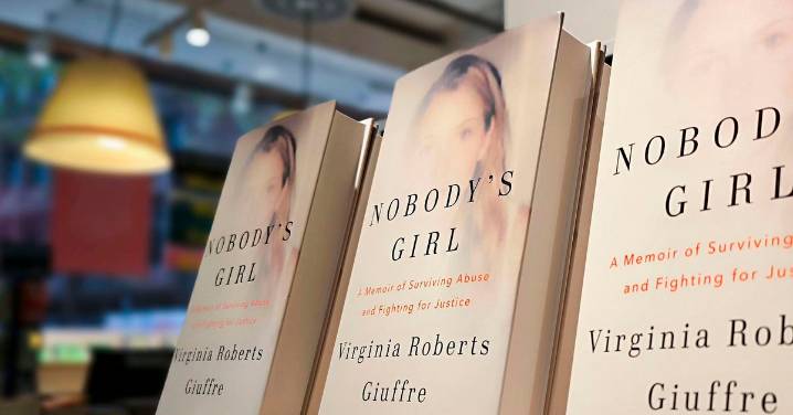 Los políticos británicos califican de "valiente" la retirada del título de príncipe a Andrés