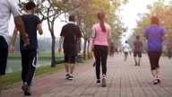 Experts Explain Why Walking Is The Simplest Way To Boost Your Lung Efficiency