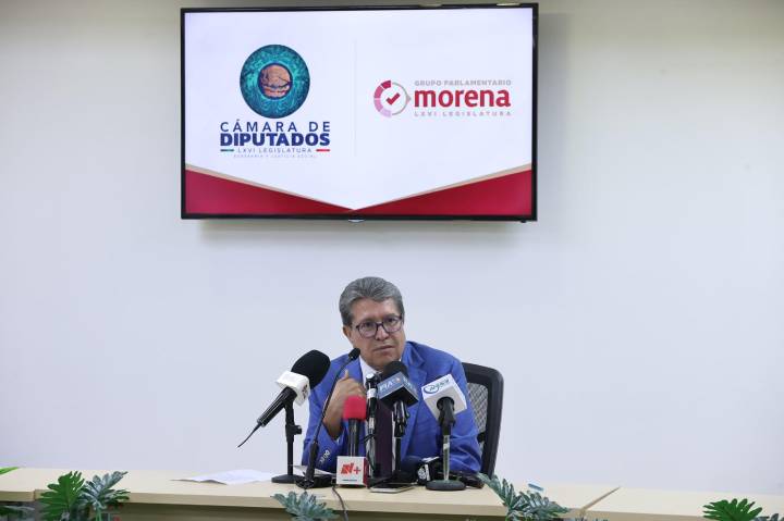 Ley de amparo debe ser revisada con actitud racional y jurídica: Monreal