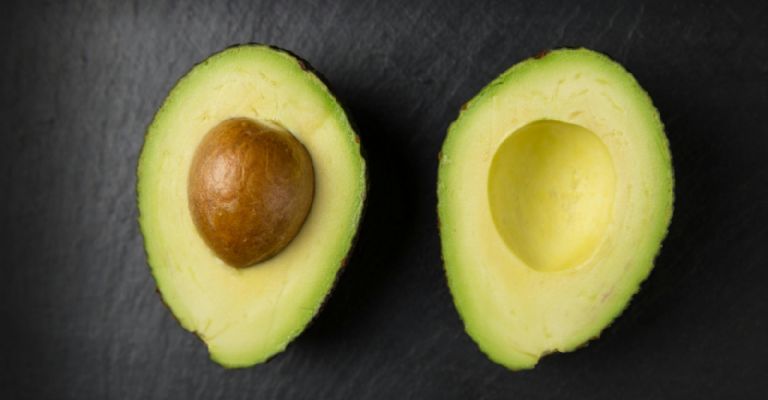 4 efectos que produce el aguacate en el metabolismo y pacientes que NO deben consumirlo