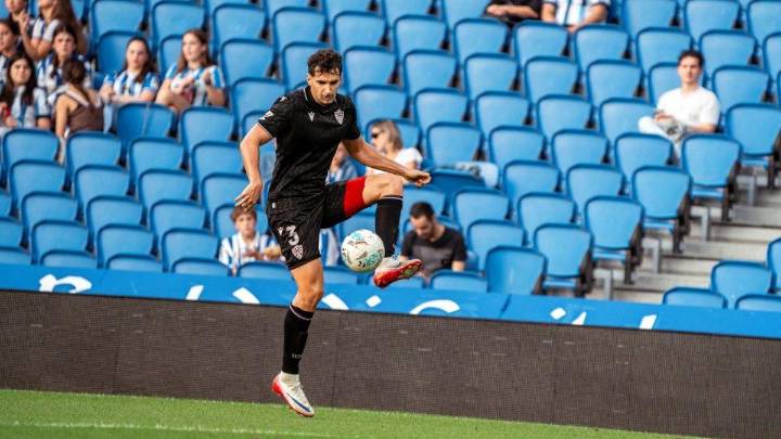 Álex Muñoz: "El Zaragoza es un poco inestable y eso hace que a los jugadores les pueda costar más"