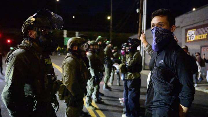 Apple removes app that archives ICE operations