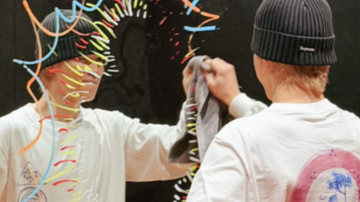 BTS’ Jimin Cleans His Iconic Mirror Graffiti After 2 Years, J