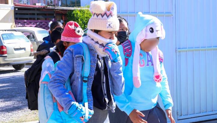Inicia horario de invierno en escuelas de Puebla por bajas temperaturas