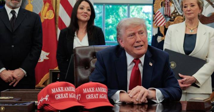 Trump talks directly with Indiana Senate Republicans in redistricting bid