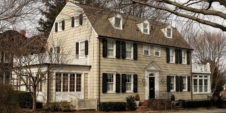 11 of the Creepiest Haunted Houses in America