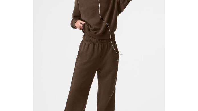 It’s Official: Alo Yoga’s Early Black Friday Sale Starts Now & Here’s Everything Worth Getting, According to a Shopping Writer