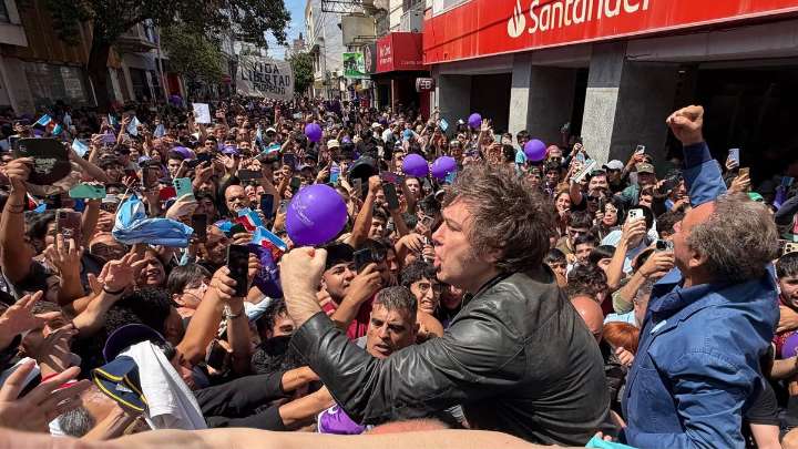 En la recta final de la campaña, Milei visita Córdoba y prepara un acto de cierre en Rosario