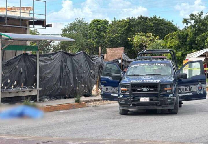 Muere hombre en situación de calle sobre el Arco Vial de Cancún