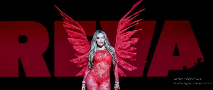 Karol G hace historia: primera colombiana en convertirse en ángel de Victoria’s Secret