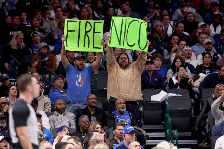 Mavericks fans resume 'Fire Nico' chants after loss to Wizards