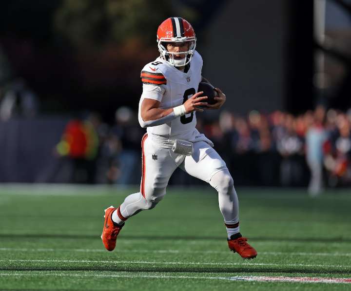 Why benching the QB won’t fix the Browns’ broken offense