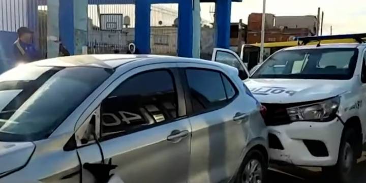 Complicaciones en el acceso a CABA por un choque múltiple en Camino Negro: hay un patrullero involucrado