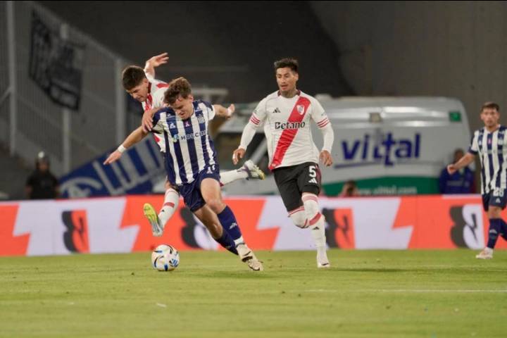 River volvió a la victoria en el Torneo Clausura al vencer a Talleres en Córdoba: video de los goles