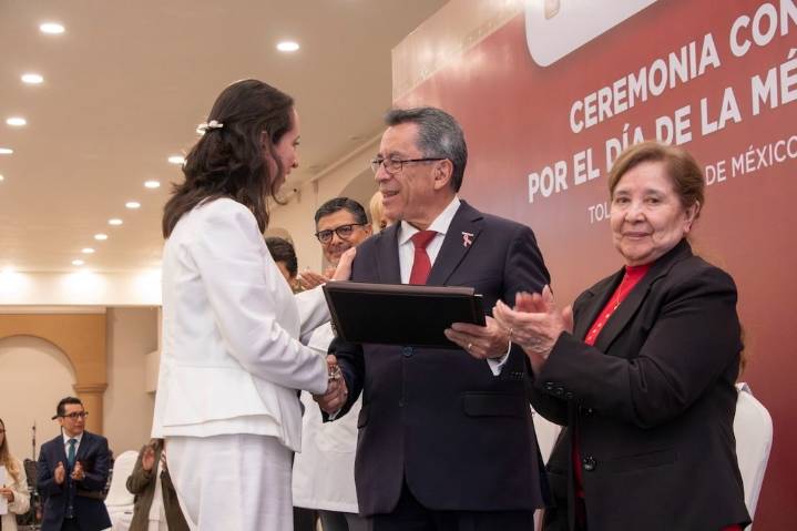 Reconoce Gobierno del EdoMéx a médicos y médicos del ISSEMYM por su compromiso con la salud