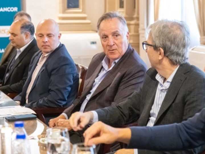 Otro crédito irregular golpea al presidente del Banco Nación: le dio 164 millones a un candidato libertario