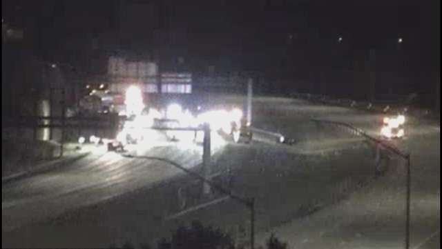 Overnight accident closes portion of Parkway West near Pittsburgh International Airport