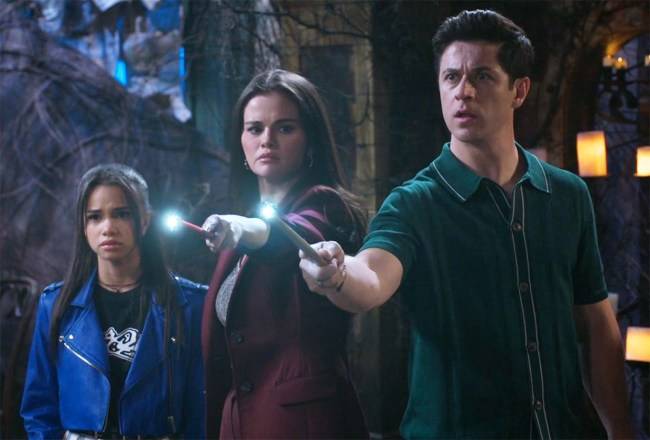 'Wizards Beyond Waverly Place': Alex Is Billie's Mom