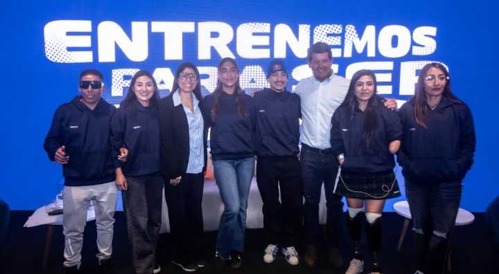 BCP lanza iniciativa con deportistas peruanos para impulsar el civismo y el trabajo en equipo