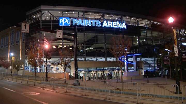 Hockey fan falls from stands during Penguins game, suffers life