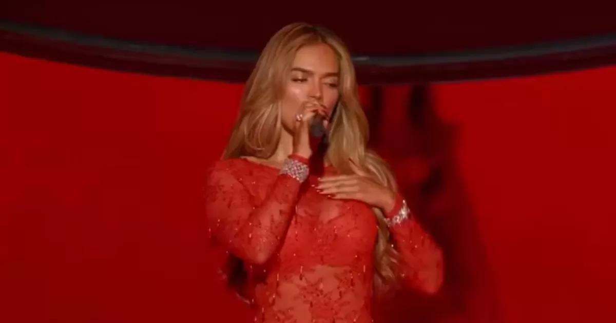 VIDEO: Así fue la presentación de Karol G en el fashion show de Victoria’s Secret 2025