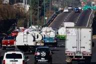 Libra CDMX una megamovilización;  queda otra en vilo