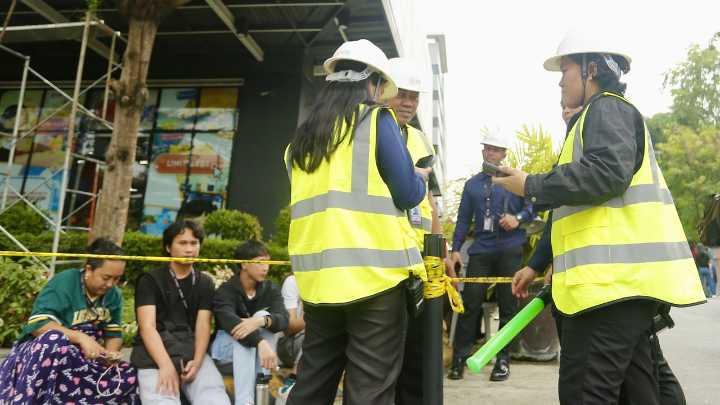 Filipinas reactiva la alerta de tsunami tras una réplica de magnitud 6,7