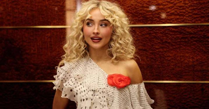 Sabrina Carpenter’s Fall Outfit Has Fans Calling Her ‘Gru'