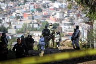 Encuentran un cuerpo semienterrado tras notar extremidades saliendo del suelo en Tijuana