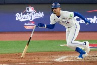 Baseball-Blue Jays stun Dodgers in World Series opener
