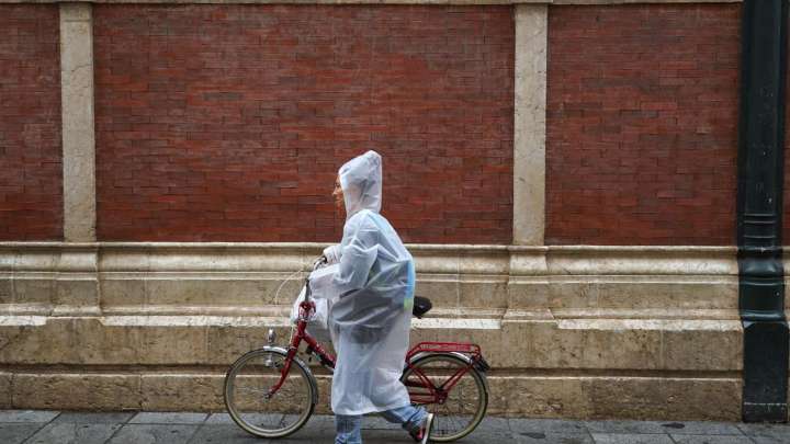 Persisten las lluvias en Cataluña y el Meteocat activa avisos en 17 comarcas este jueves