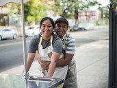 Este migrante de 33 años abrió un negocio en Nueva York y hoy factura más de 200 mil dólares al año