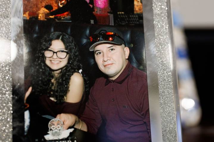 Immigration advocates plead for ICE to release Chicago father