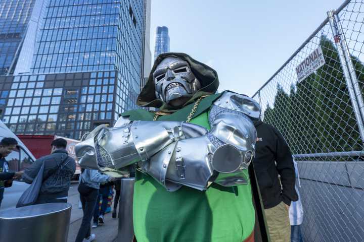 Superhéroes y villanos de todos los universos se reúnen en la Comic Con de Nueva York
