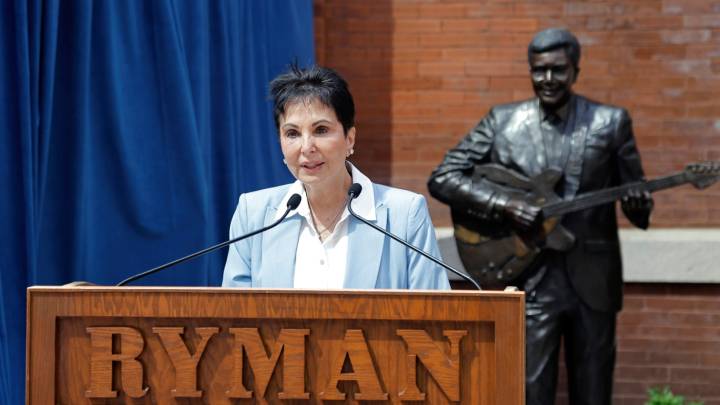 George Jones' Widow Addresses Ex's Alleged Crypto Theft in Court