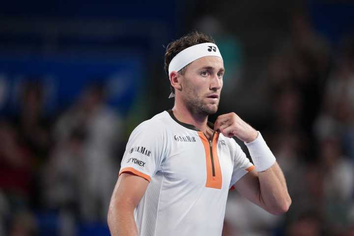 Casper Ruud Forced to Retire as Tennis Scheduling Takes Huge Toll at Shanghai Masters At the 2025 Shanghai Masters, Norwegian tennis star Casper Ruud met with bad luck as he retired from the event. Ra