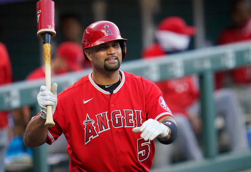 Albert Pujols conversa con Angelinos sobre el puesto de mánager, según fuente de AP